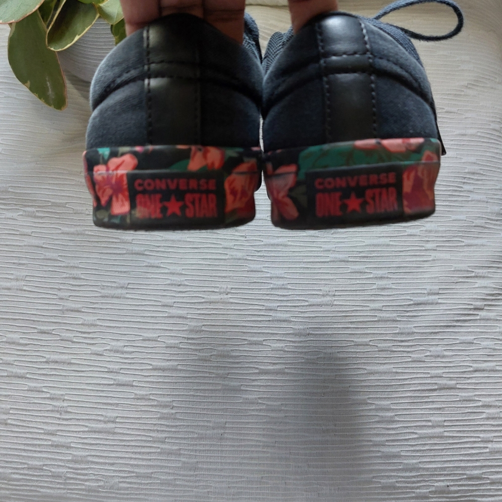 Black and Red Converse Sneakers Size 4 - Picture 9 of 13